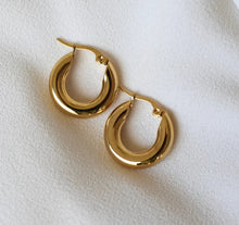 Load image into Gallery viewer, Chloe Hoops Earring | Fine Jewelry