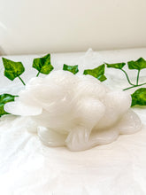 Load image into Gallery viewer, White Jade Statement Money Toad