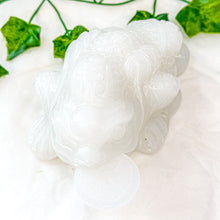 Load image into Gallery viewer, White Jade Statement Money Toad