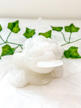 Load image into Gallery viewer, White Jade Statement Money Toad