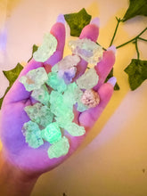 Load image into Gallery viewer, Raw Hyalite Opal (UV)