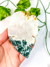 Load image into Gallery viewer, Moss Agate Leaf
