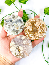 Load image into Gallery viewer, Flower Agate Disk