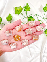 Load image into Gallery viewer, Mini Flower Agate Cat Paw