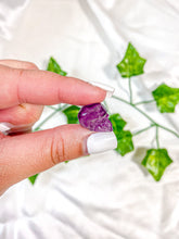 Load image into Gallery viewer, Mini Fluorite Skull