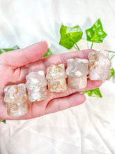 Load image into Gallery viewer, Mini Flower Agate Mushroom House