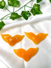 Load image into Gallery viewer, Orange Calcite Wing Heart