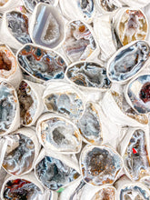 Load image into Gallery viewer, Druzy Agate Geodes