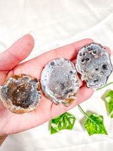 Load image into Gallery viewer, Druzy Agate Geodes