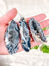 Load image into Gallery viewer, Druzy Agate Geodes