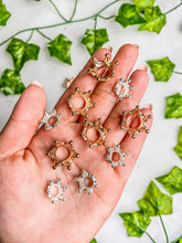 Load image into Gallery viewer, Mini Crown Sphere Stand