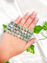 Load image into Gallery viewer, Kiwi Jasper Bracelet