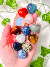 Load image into Gallery viewer, Mini Crystal Heart Intuitively Pick (Random)