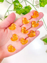 Load image into Gallery viewer, Mini Fluorite Duck