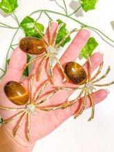 Load image into Gallery viewer, Tiger's Eye Spider