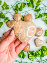 Load image into Gallery viewer, Peach Moonstone Heart