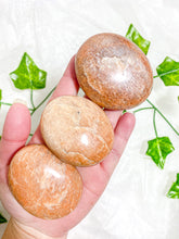 Load image into Gallery viewer, Peach Moonstone Palmstone