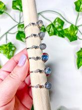 Load image into Gallery viewer, Labradorite Round Ring (adjustable)