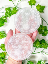 Load image into Gallery viewer, Satin Spar Selenite Flower of Life Circle Charging Plate