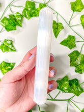 Load image into Gallery viewer, Satin Spar Selenite Wand