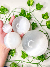 Load image into Gallery viewer, Satin Spar Selenite Sphere (S-XL)