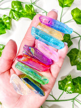Load image into Gallery viewer, Aura Clear Quartz Point Intuitively Pick (Random)