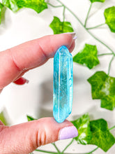 Load image into Gallery viewer, Aura Clear Quartz Point Intuitively Pick (Random)