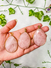 Load image into Gallery viewer, Rose Quartz Gemcut Pendant