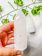 Load image into Gallery viewer, White Calcite Tower