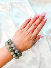 Load image into Gallery viewer, Labradorite Bracelet