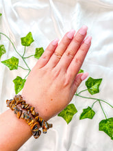Load image into Gallery viewer, Tiger's Eye Chip Bracelet