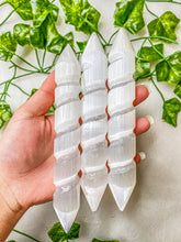 Load image into Gallery viewer, Satin Spar Selenite Spiral DT