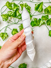 Load image into Gallery viewer, Satin Spar Selenite Spiral DT