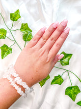 Load image into Gallery viewer, Clear Quartz Chip Bracelet