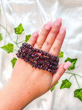 Load image into Gallery viewer, Garnet Chip Bracelet