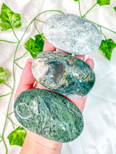 Load image into Gallery viewer, Moss Agate Palmstone