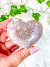 Load image into Gallery viewer, Flower Agate Heart