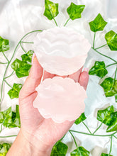 Load image into Gallery viewer, Satin Spar Selenite Clam Shell