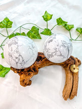 Load image into Gallery viewer, Howlite Sphere