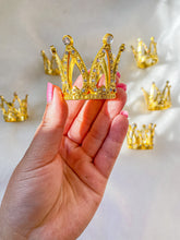 Load image into Gallery viewer, Bedazzle Crown Sphere Stand