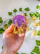 Load image into Gallery viewer, Bedazzle Crown Sphere Stand