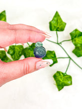 Load image into Gallery viewer, Mini Fluorite BB8 (Star Wars)