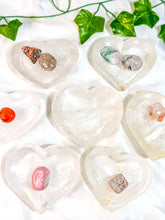 Load image into Gallery viewer, Clear Quartz Heart Bowl
