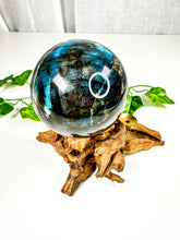 Load image into Gallery viewer, Labradorite Sphere (52V)
