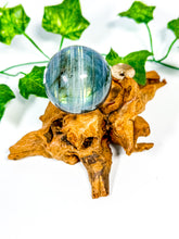 Load image into Gallery viewer, Labradorite Sphere (20A)
