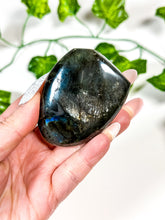 Load image into Gallery viewer, Labradorite Freeform (24A)
