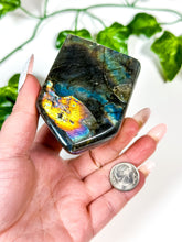 Load image into Gallery viewer, Labradorite Freeform (15A)
