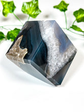 Load image into Gallery viewer, Volcanic Agate Standing Cube (UV) 45D
