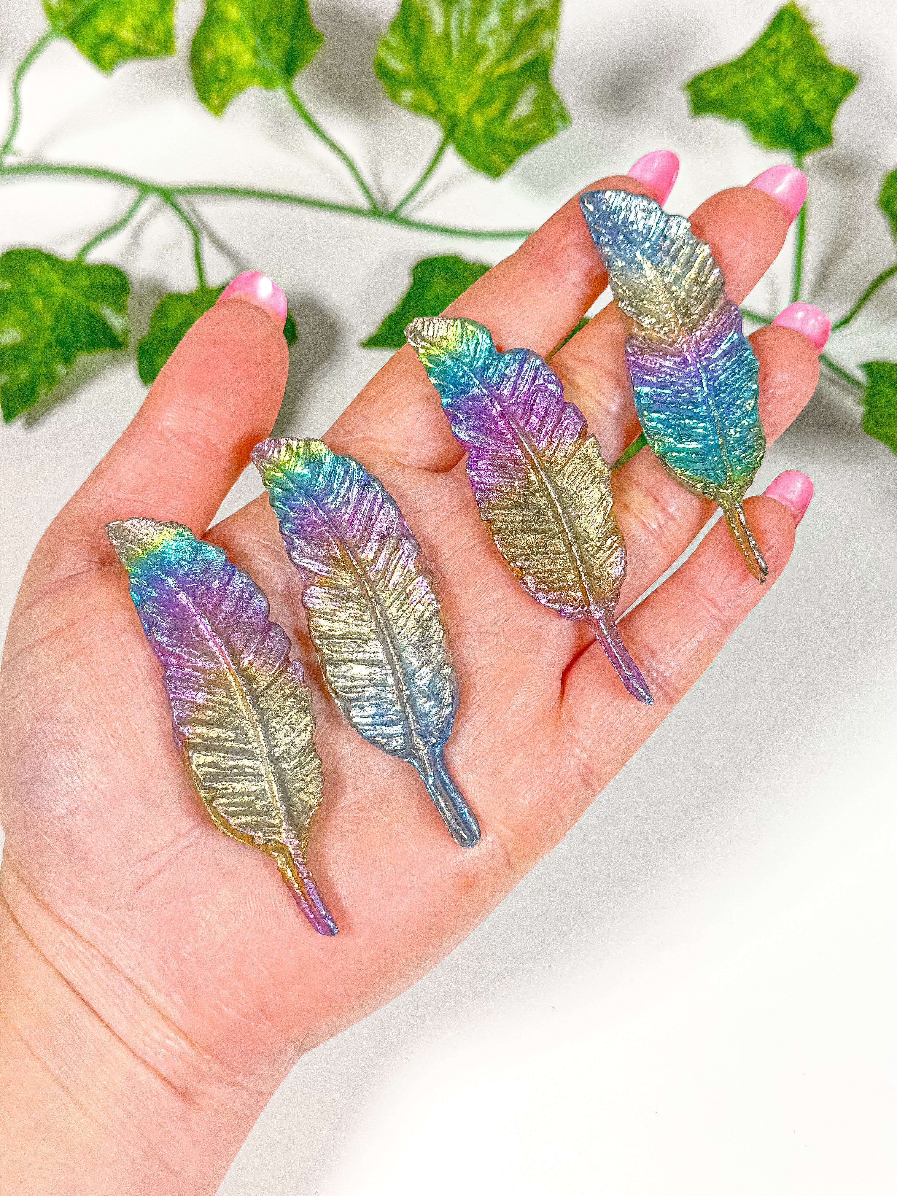 Titanium Rainbow Aura Bismuth Feather – koraandky