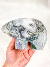 Load image into Gallery viewer, Moss agate Elephant (65D)
